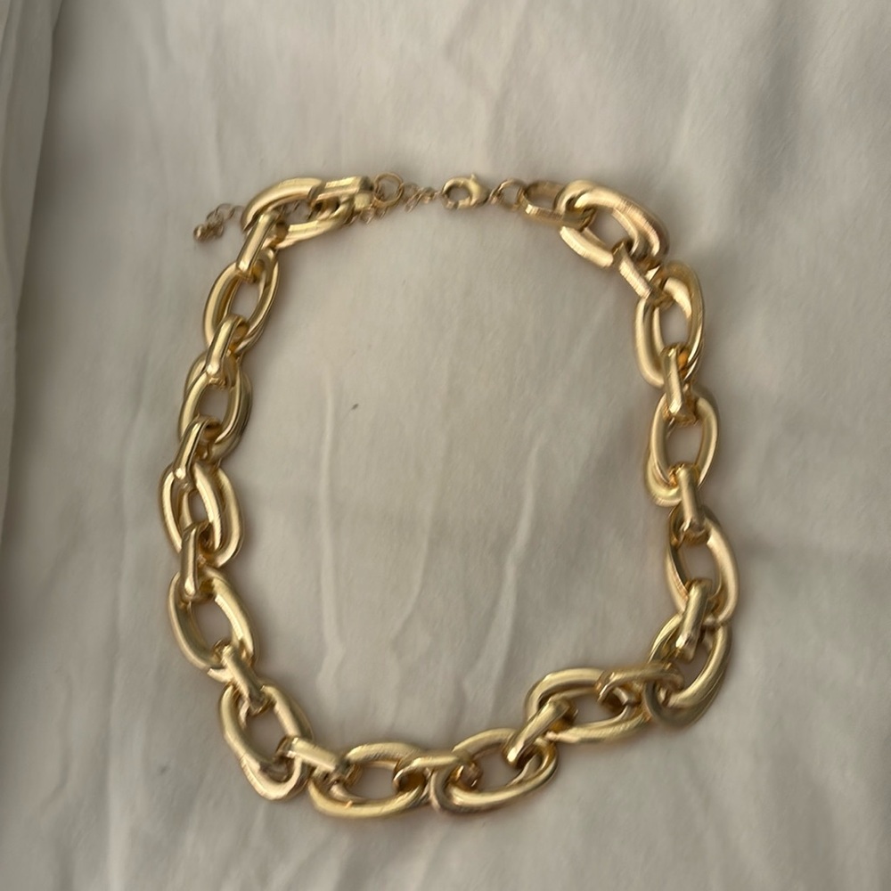 Gold chain necklace withh adjustable clasp
